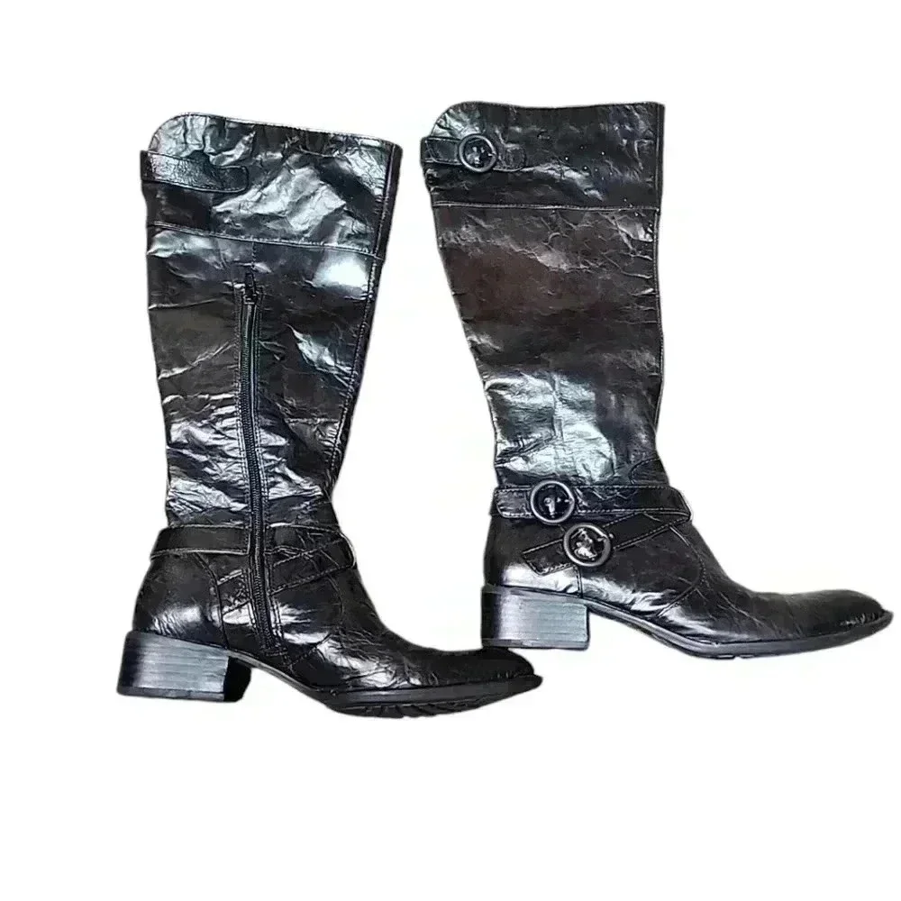 Born Crown Crackeled leather tall western boots. Size 6.5